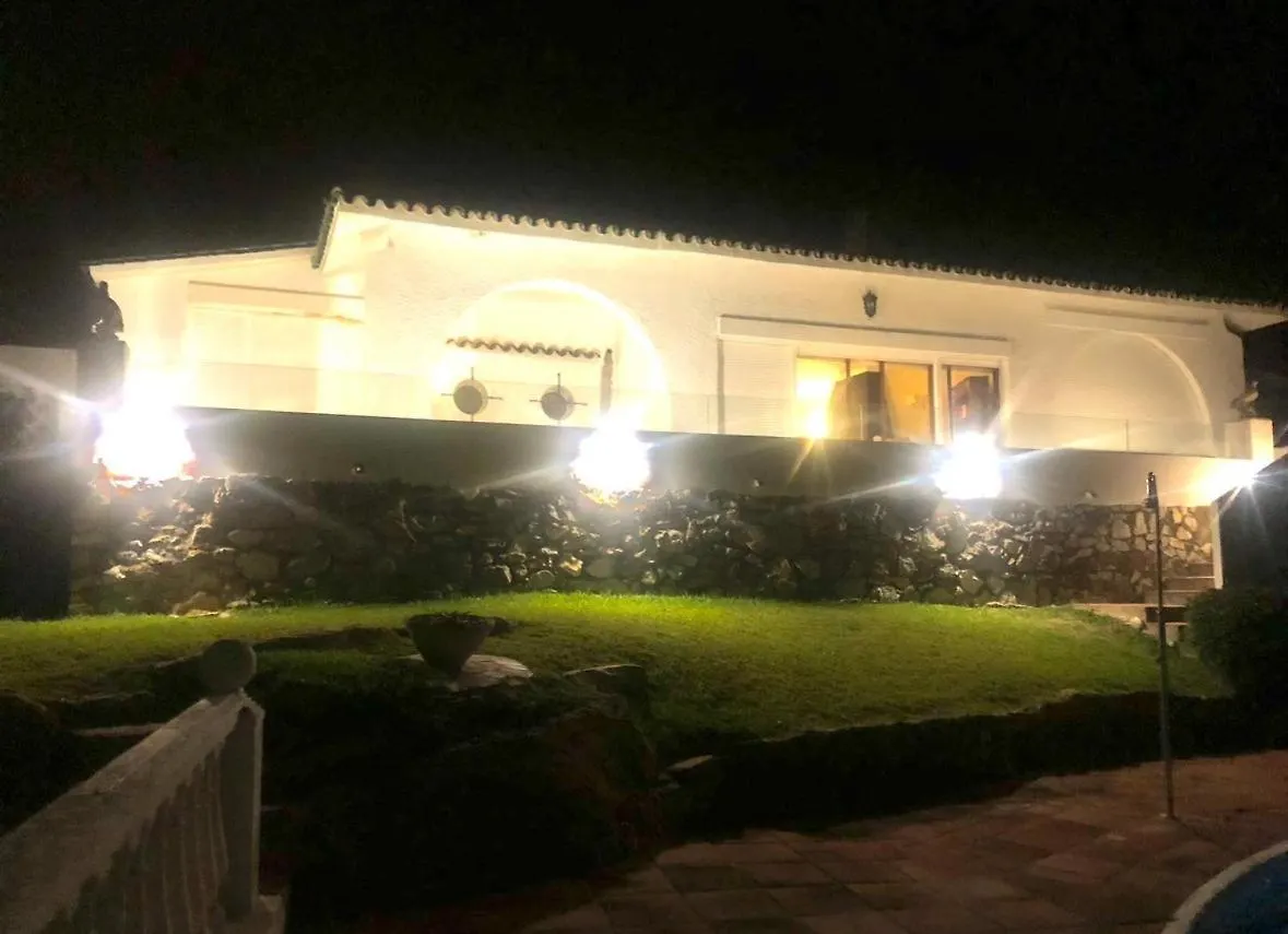 Amazing Sea Views Villa From Sotogrande 0*,  Spanje